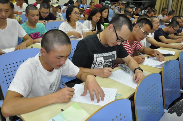 新生签订承诺书 新生签订承诺书